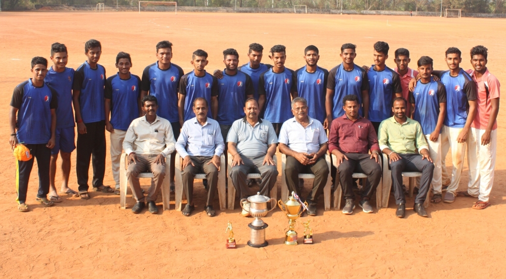 ಆಳ್ವಾಸ್ ಕ್ರಿಕೆಟ್ ತಂಡಕ್ಕೆ ಲೆಸ್ಲಿ ಡಿಸೋಜ ಮೆಮೊರಿಯಲ್ ಟ್ರೋಫಿ